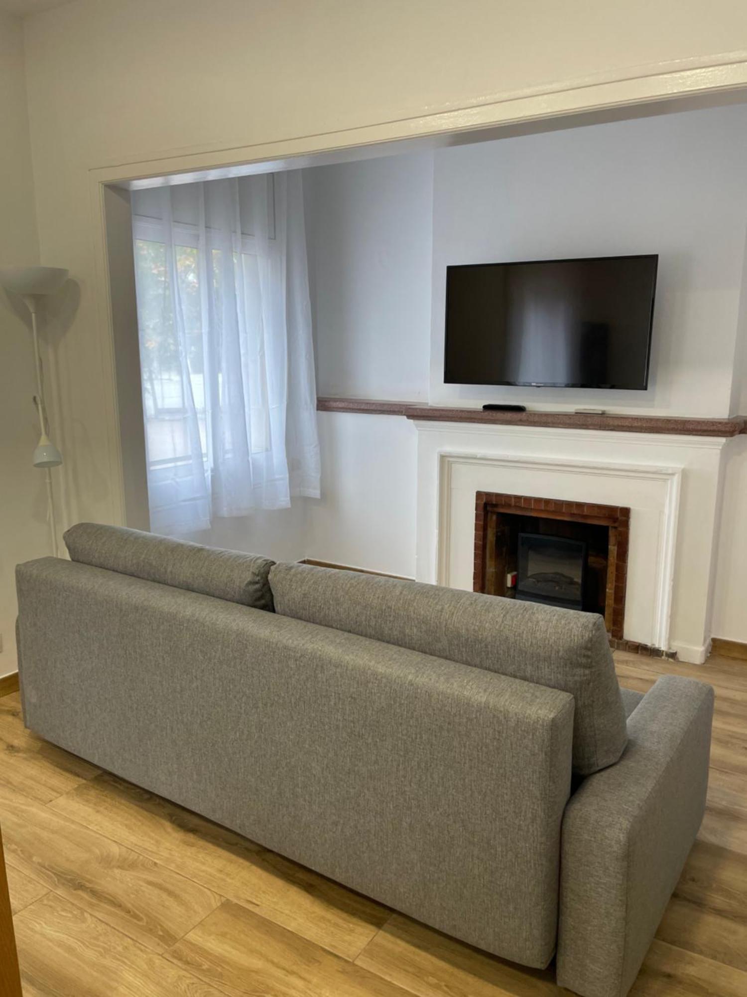 Apartamentos Tarradellas Sants Estacio Barselona Dış mekan fotoğraf
