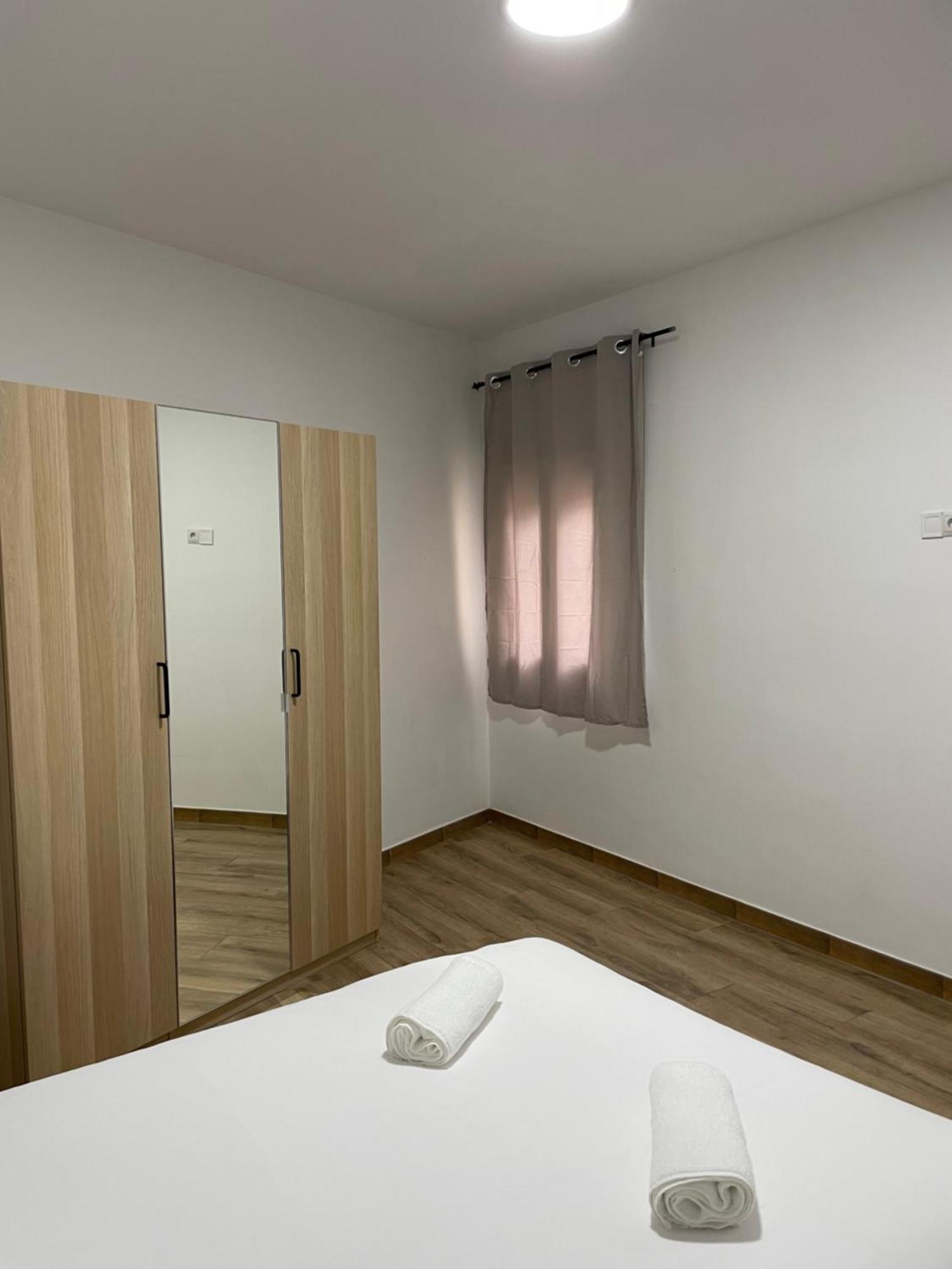 Apartamentos Tarradellas Sants Estacio Barselona Dış mekan fotoğraf