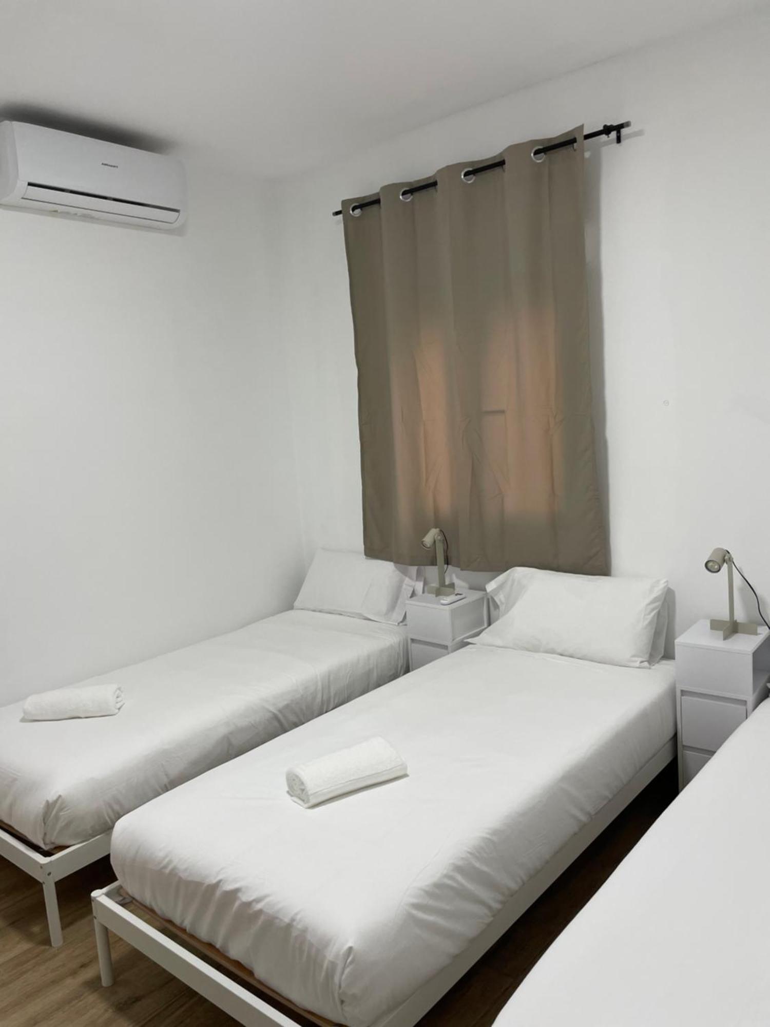 Apartamentos Tarradellas Sants Estacio Barselona Dış mekan fotoğraf