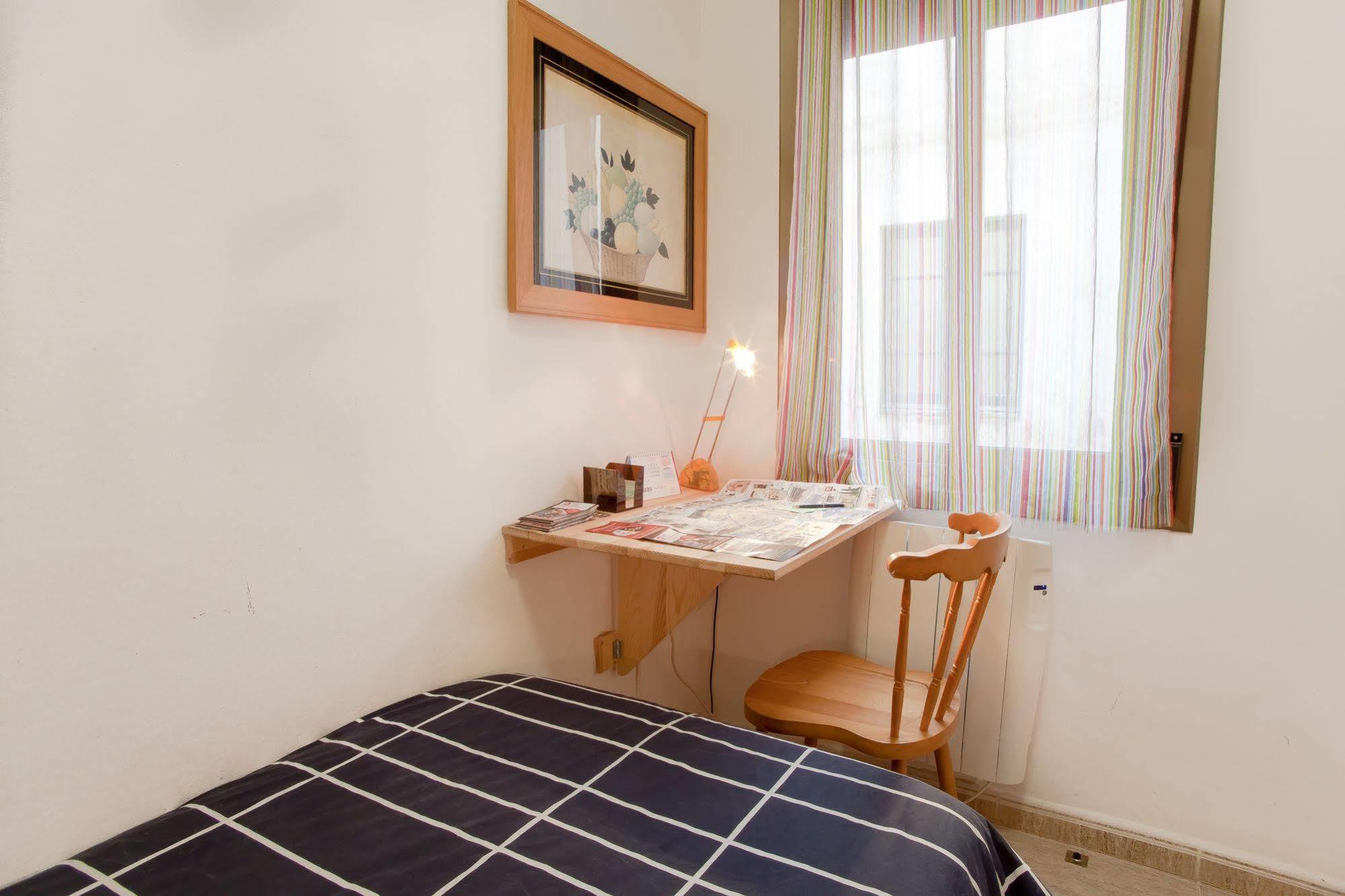 Apartamentos Tarradellas Sants Estacio Barselona Dış mekan fotoğraf