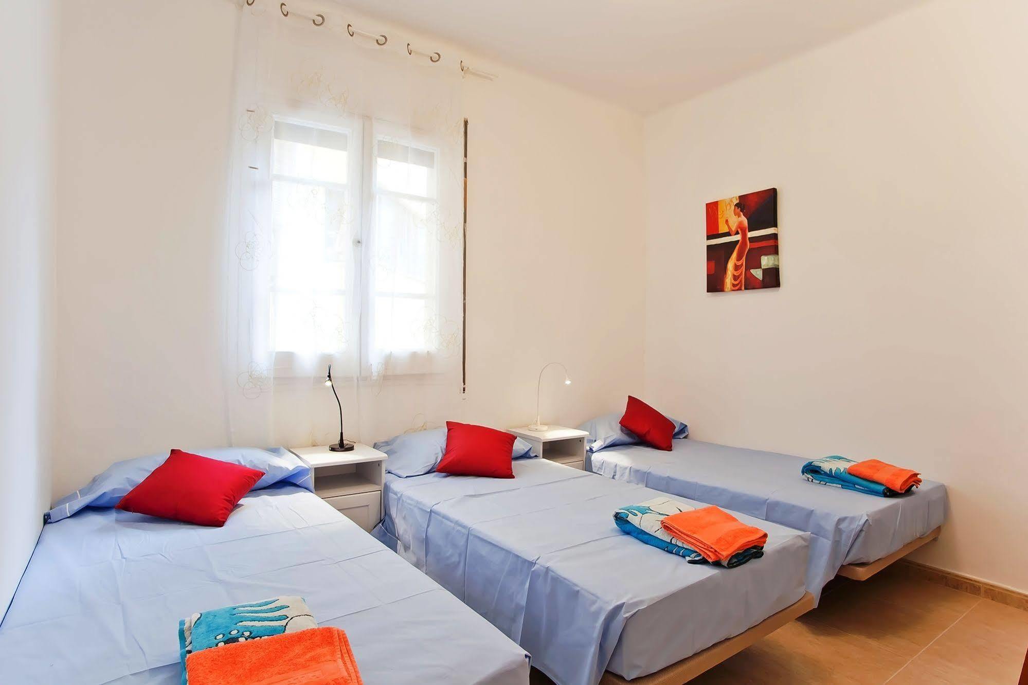 Apartamentos Tarradellas Sants Estacio Barselona Dış mekan fotoğraf