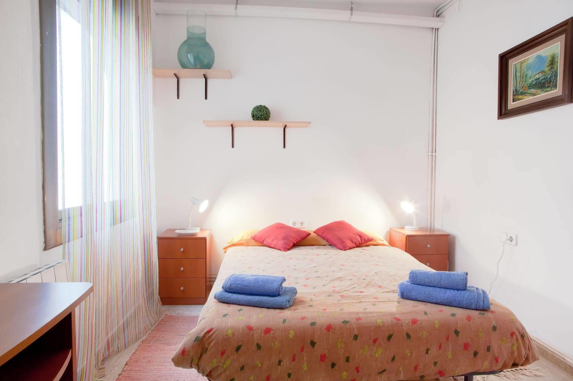 Apartamentos Tarradellas Sants Estacio Barselona Dış mekan fotoğraf